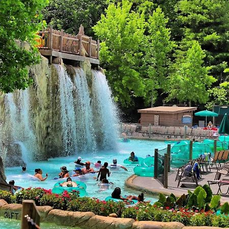 Movie Theater Hot Tub View Mountain Escape Villa Gatlinburg Buitenkant foto