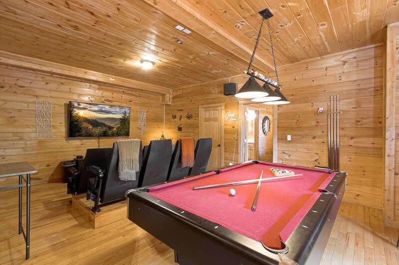 Movie Theater Hot Tub View Mountain Escape Villa Gatlinburg Buitenkant foto