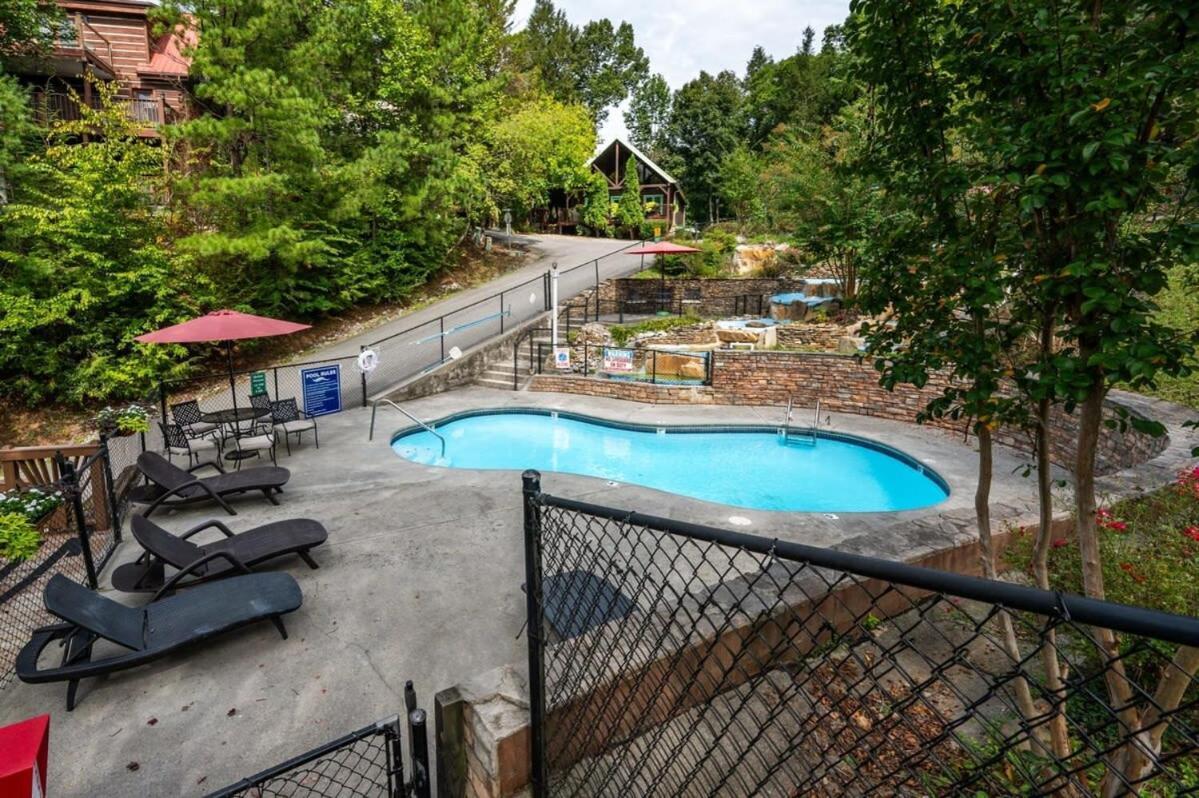 Movie Theater Hot Tub View Mountain Escape Villa Gatlinburg Buitenkant foto
